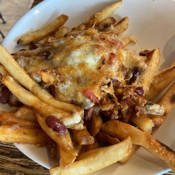 Great Divide Brewhouse and Kitchen - Chili fries - Brewpubs Near Me - Denver, Colorado