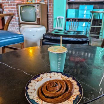 Le Petit Dep - Coffee & Tea Near Me - Montreal, Quebec Le Petit Dep - Coffee & Tea Near Me - Montreal, Quebec
