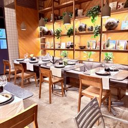 Aromas - Inside seating area