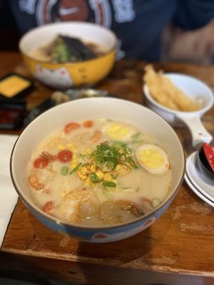 Friends Ramen by null