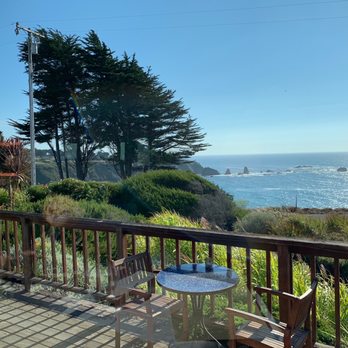 Ledford House - Dinner with a million dollar view !! - French Near Me - Albion, California