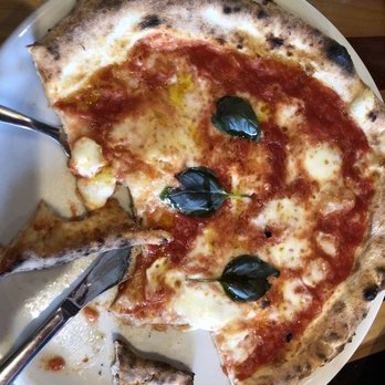Fratelli la Bufala - Margarita pizza was okay - Pizza Near Me - Naples, NA
