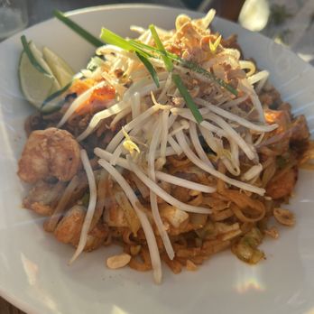 Star Noodle - Pad Thai - Asian Fusion Near Me - Lahaina, Hawaii Star Noodle - Pad Thai - Asian Fusion Near Me - Lahaina, Hawaii