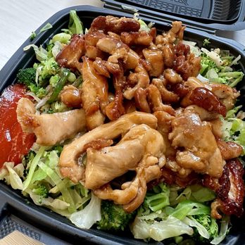 Sarku Japan - Chicken teriyaki with all veggies. Per my request (no rice). 10/10!! - Sushi Bars Near Me - Milpitas, California
