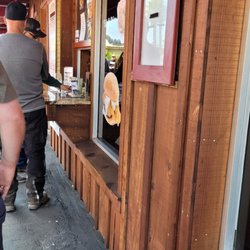 Giovanni's Fish Market - Not too long of a wait in line
