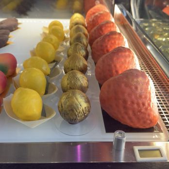 Aurora - Shimmering Delicacies - Patisserie/Cake Shop Near Me - Los Angeles, California