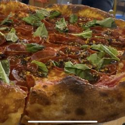 Pepperoni pizza Pepperoni pizza