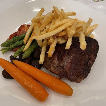 Lahaina Grill - Short ribs with truffle fries - Seafood Near Me - Lahaina, Hawaii Lahaina Grill - Short ribs with truffle fries - Seafood Near Me - Lahaina, Hawaii