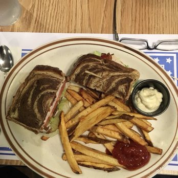 David's Diner - Breakfast & Brunch Near Me - Springdale, Pennsylvania David's Diner - Breakfast & Brunch Near Me - Springdale, Pennsylvania