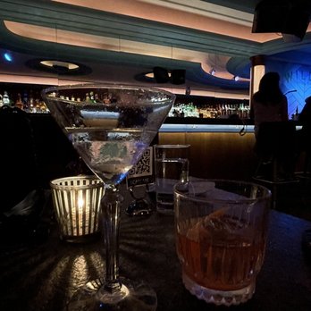 Willis Show Bar - a martini and a glass of alcohol - Music Venues Near Me - Detroit, Michigan Willis Show Bar - a martini and a glass of alcohol - Music Venues Near Me - Detroit, Michigan