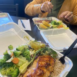 Fresh Fork - Salmon Fork'n Plate with brown rice