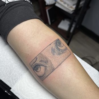 Esto Studio - #singleneedletattoo#animetattoo - Tattoo Near Me - Van nuys, California Esto Studio - #singleneedletattoo#animetattoo - Tattoo Near Me - Van nuys, California