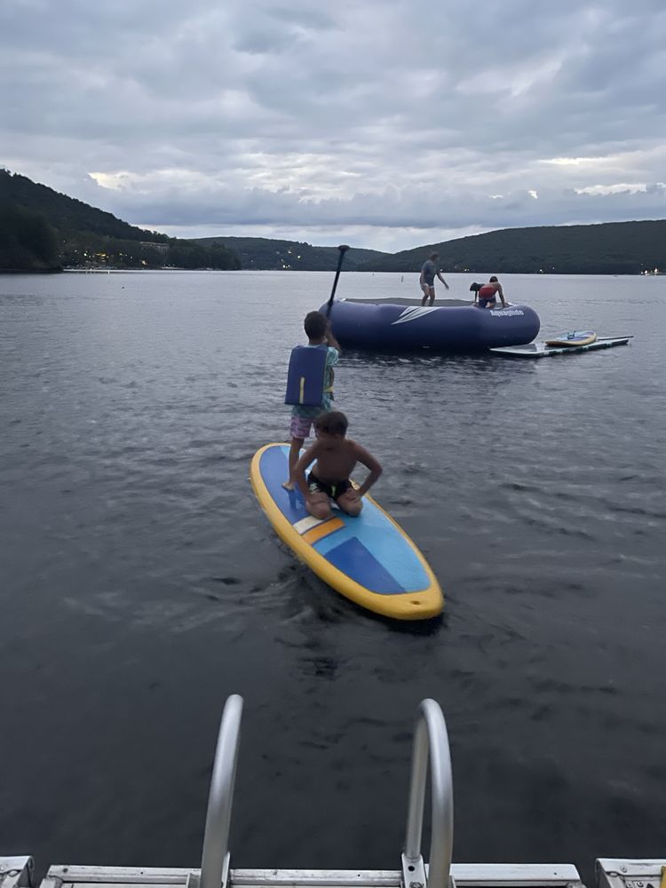 Deep Creek Water Trampolines Logo