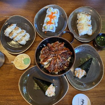Mikuni - Scallop handroll melted like butter! Unagi bowl and happy hour rolls - Japanese Near Me - Davis, California Mikuni - Scallop handroll melted like butter! Unagi bowl and happy hour rolls - Japanese Near Me - Davis, California