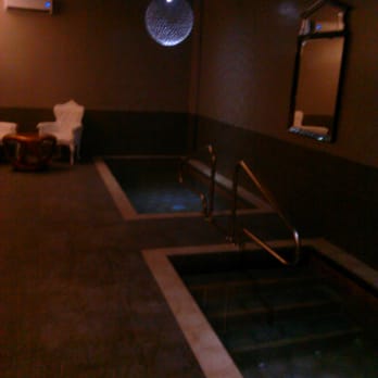 Anatomy - hot and cold plunge pools...co-ed! - Gyms Near Me - Miami Beach, Florida Anatomy - hot and cold plunge pools...co-ed! - Gyms Near Me - Miami Beach, Florida