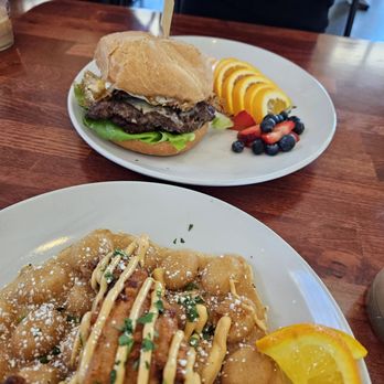 BevRidge Public - Breakfast burger and chicken and waffles - Cocktail Bars Near Me - Ridgefield, Washington