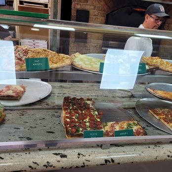 Krispy Pizza  - Pizza Near Me - Brooklyn, New York