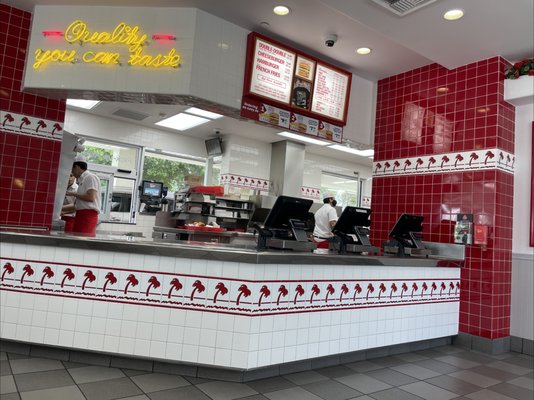 In-N-Out Burger by null