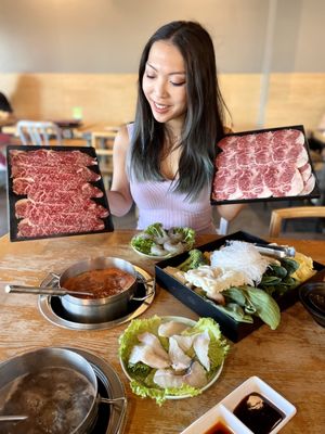 Mumu Hot Pot by null