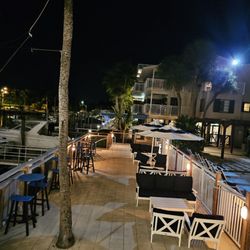Skipper's Dockside - Outdoor dining