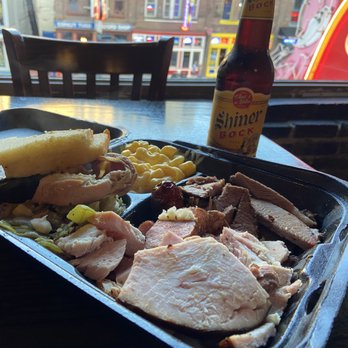 Jack's Bar-B-Que - turkey, sausage, brisket with green beans and mac/cheese - Barbeque Near Me - Nashville, Tennessee Jack's Bar-B-Que - turkey, sausage, brisket with green beans and mac/cheese - Barbeque Near Me - Nashville, Tennessee