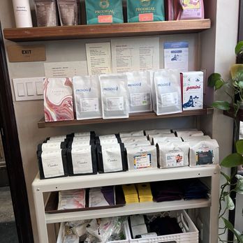 Mandarin Coffee Stand - 7/28/2024 beans - Coffee & Tea Near Me - Pasadena, California Mandarin Coffee Stand - 7/28/2024 beans - Coffee & Tea Near Me - Pasadena, California