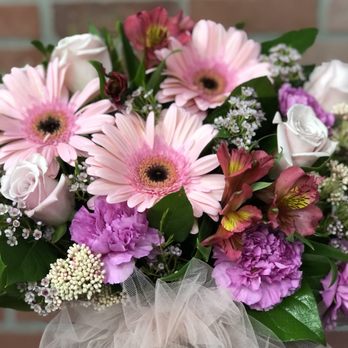 Flowers Etc. - Arrangement close-up - Florists Near Me - Beaumont, California Flowers Etc. - Arrangement close-up - Florists Near Me - Beaumont, California