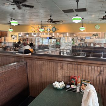 Metro Diner - American Near Me - Chesapeake, Virginia