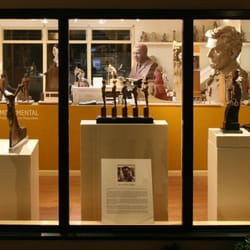 Steven Whyte's Sculpture Studio and Gallery - View at night