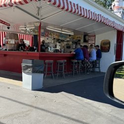 White Turkey Drive-In - More places to sit to order your food