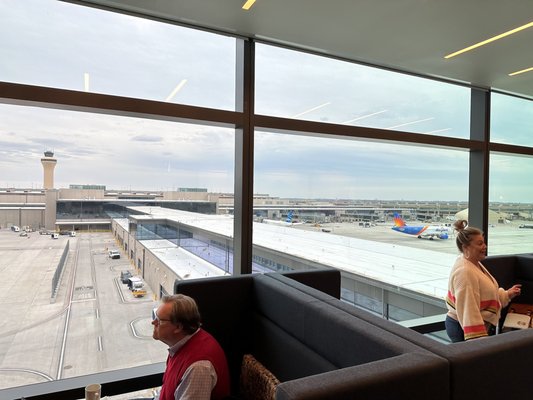 Delta Sky Club by null