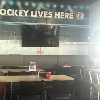 Boston Pizza - Bat - Pizza Near Me - St Thomas, Ontario