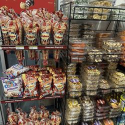 76 Gas Station - Zebra popcorn