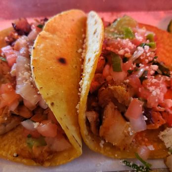 Taco Chelo - Chicken tacos (sorry its dark) - Tacos Near Me - Phoenix, Arizona Taco Chelo - Chicken tacos (sorry its dark) - Tacos Near Me - Phoenix, Arizona
