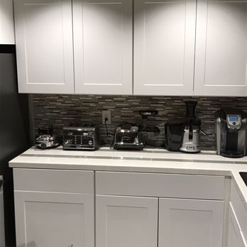Messner's Remodeling - a clean kitchen - Flooring Near Me Messner's Remodeling - a clean kitchen - Flooring Near Me