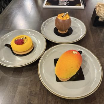 Jhoanes Bakery & Coffee - Bakeries Near Me - Astoria, New York