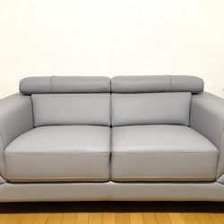 Furniture Discounters