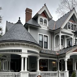 1899 Wright Inn & Carriage House - Outside