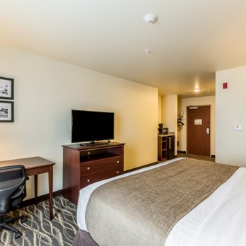 Cobblestone Hotel & Suites - Stevens Point - Hotels Near Me - Stevens Point, Wisconsin