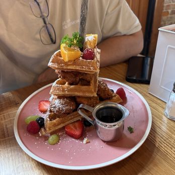 Sunny Side Breakfast - Chicken and Waffle - Breakfast & Brunch Near Me - Sacramento, California Sunny Side Breakfast - Chicken and Waffle - Breakfast & Brunch Near Me - Sacramento, California