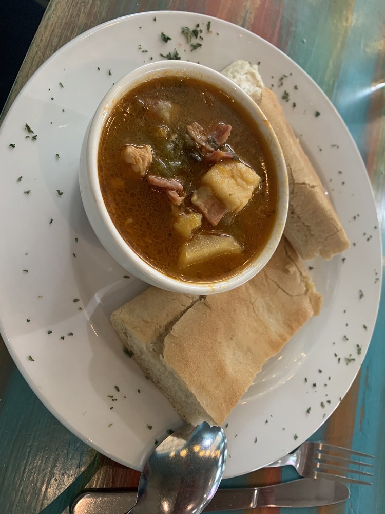 Isla Verde, Parker Roadtrippers