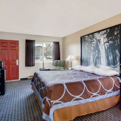 Super 8 by Wyndham Alturas - Guest room