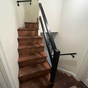 Cedar Gables Inn - Winding staircases lead to some of the rooms.  Others have wider staircases. - Bed & Breakfast Near Me - Napa, California