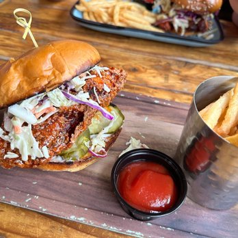 Blackbird Tavern - Gastropubs Near Me - Temecula, California