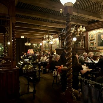 Armitage Alehouse - Small but beautiful dining area - Pubs Near Me - Chicago, Illinois