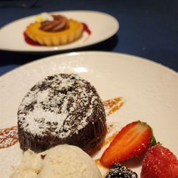 Pamplemousse Grille - Lava cake w ice cream