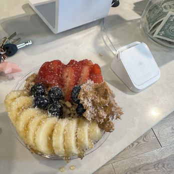 IL Gelato Waikiki - Açaí bowl - Ice Cream & Frozen Yogurt Near Me - Honolulu, Hawaii