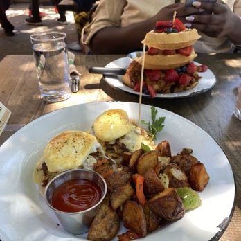 Batch & Brine - Crab Benedict & Breakfast Potatoes Chicken & Waffles - Burgers Near Me - Lafayette, California