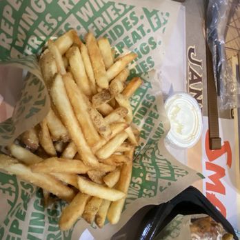 Wingstop - Chicken Wings Near Me - Tarzana, California
