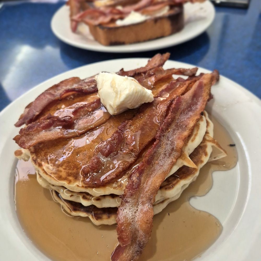 Skylight Diner - Pancakes with bacon - American Near Me - New York, New York Skylight Diner - Pancakes with bacon - American Near Me - New York, New York